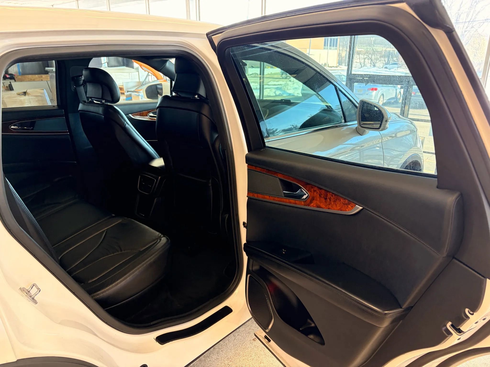 Used 2017 Lincoln MKX Select w/ Select Plus Package image 63