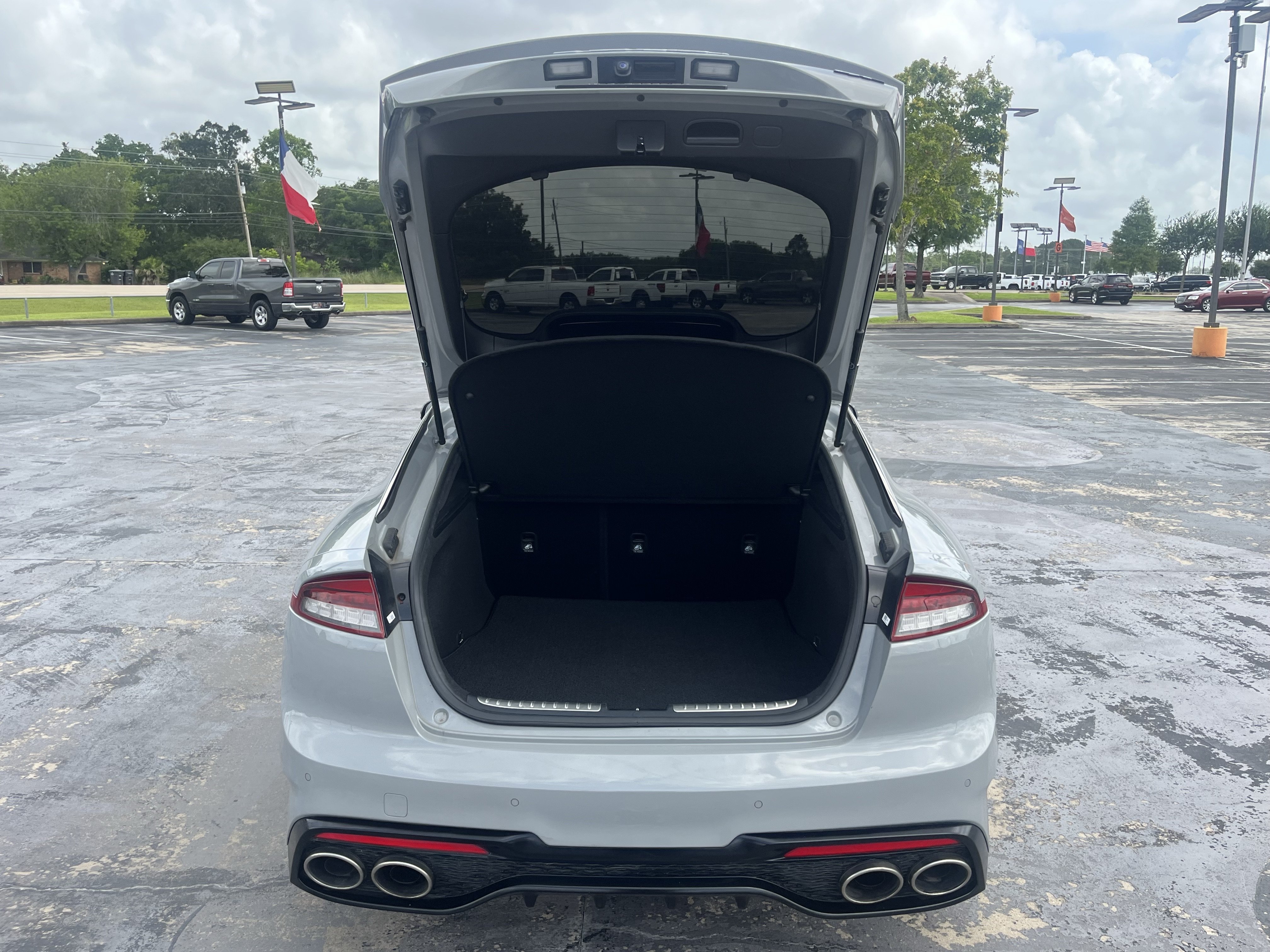 Used 2022 Kia Stinger GT1 RWD image 12