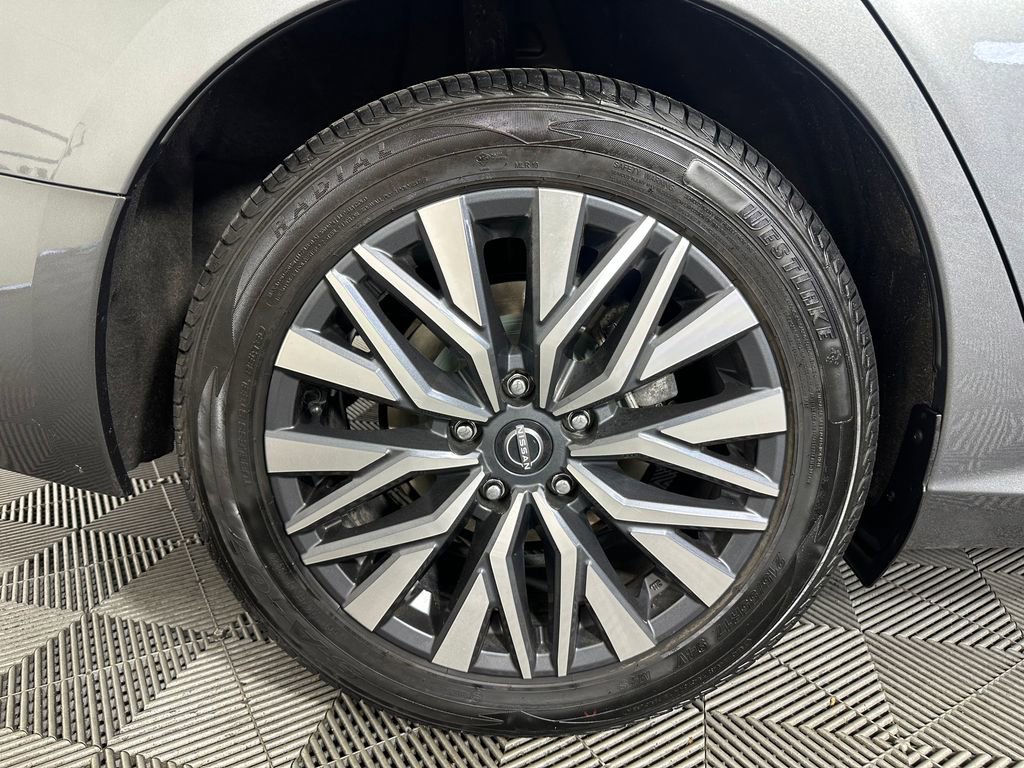 Used 2024 Nissan Altima 2.5 SV FWD image 12