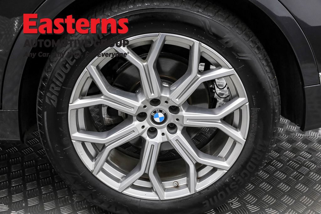 Used 2022 BMW X7 xDrive40i w/ Premium Package AWD/4WD image 31