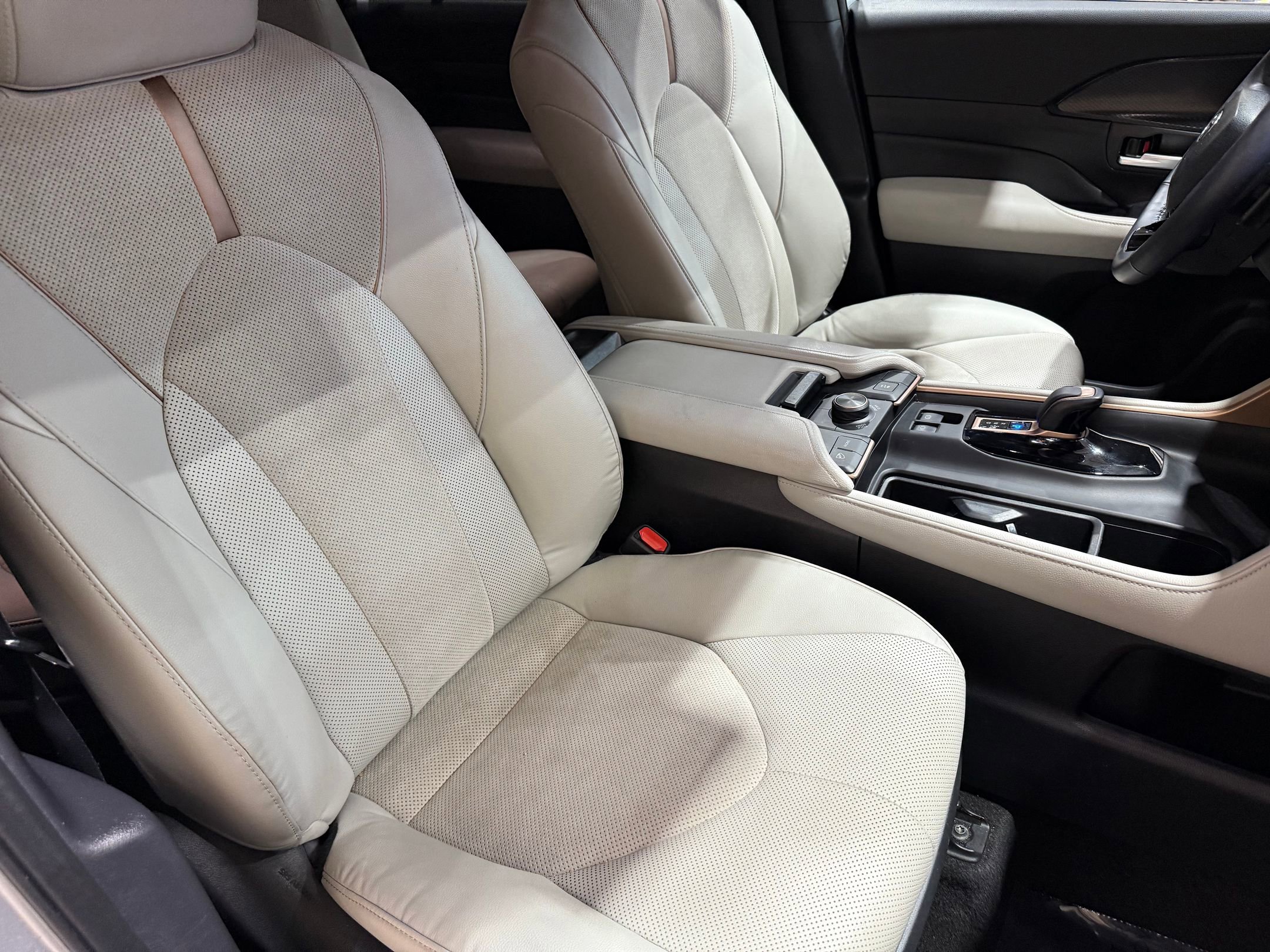 Used 2024 Toyota Grand Highlander AWD Hybrid image 48