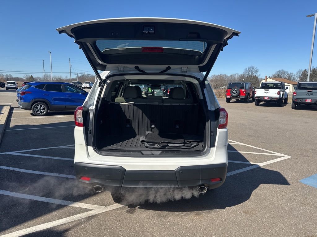 Used 2024 Subaru Ascent Limited w/ Technology Package AWD/4WD image 9