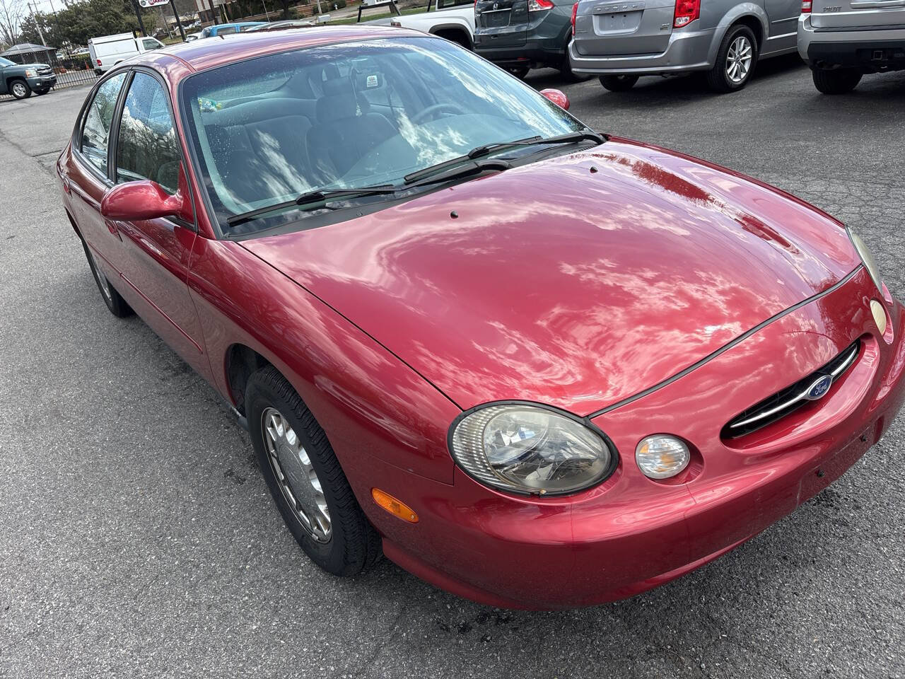 Used 1998 Ford Taurus SE FWD image 4
