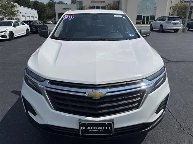 Used 2023 Chevrolet Equinox LS w/ LS Convenience Package AWD/4WD image 2