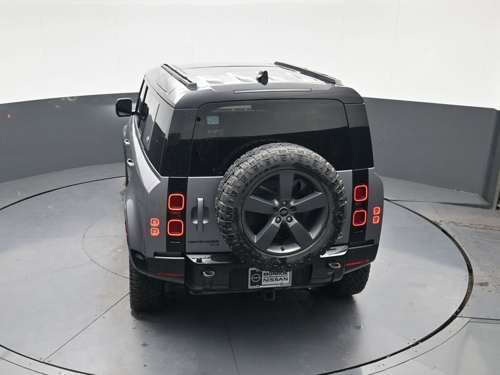 Used 2022 Land Rover Defender 110 X-Dynamic SE image 32
