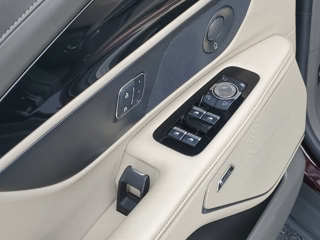 Certified 2024 Lincoln Nautilus Reserve w/ Equipment Group 202A AWD/4WD image 6