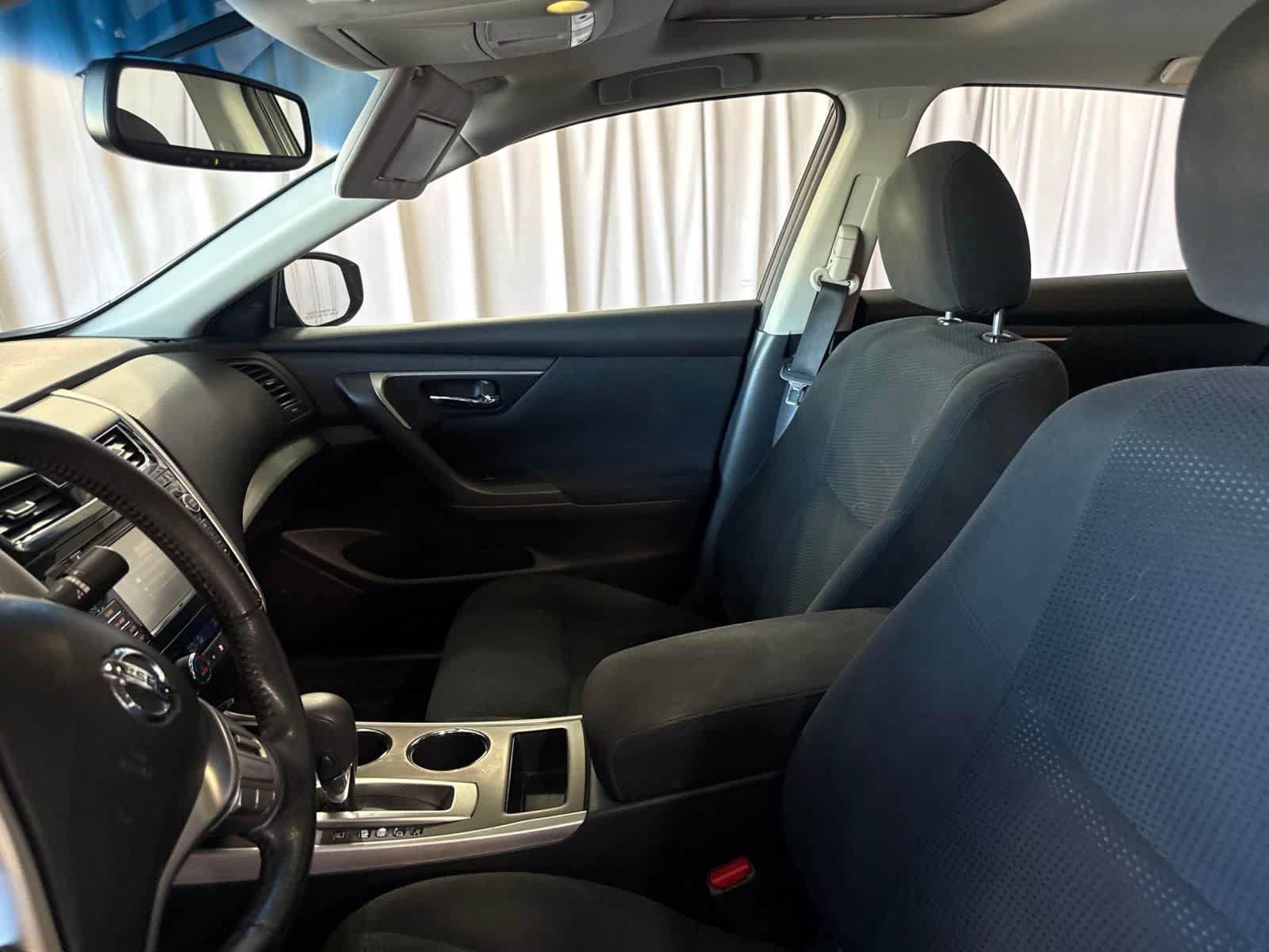 Used 2015 Nissan Altima 2.5 SV w/ Convenience Package FWD image 19