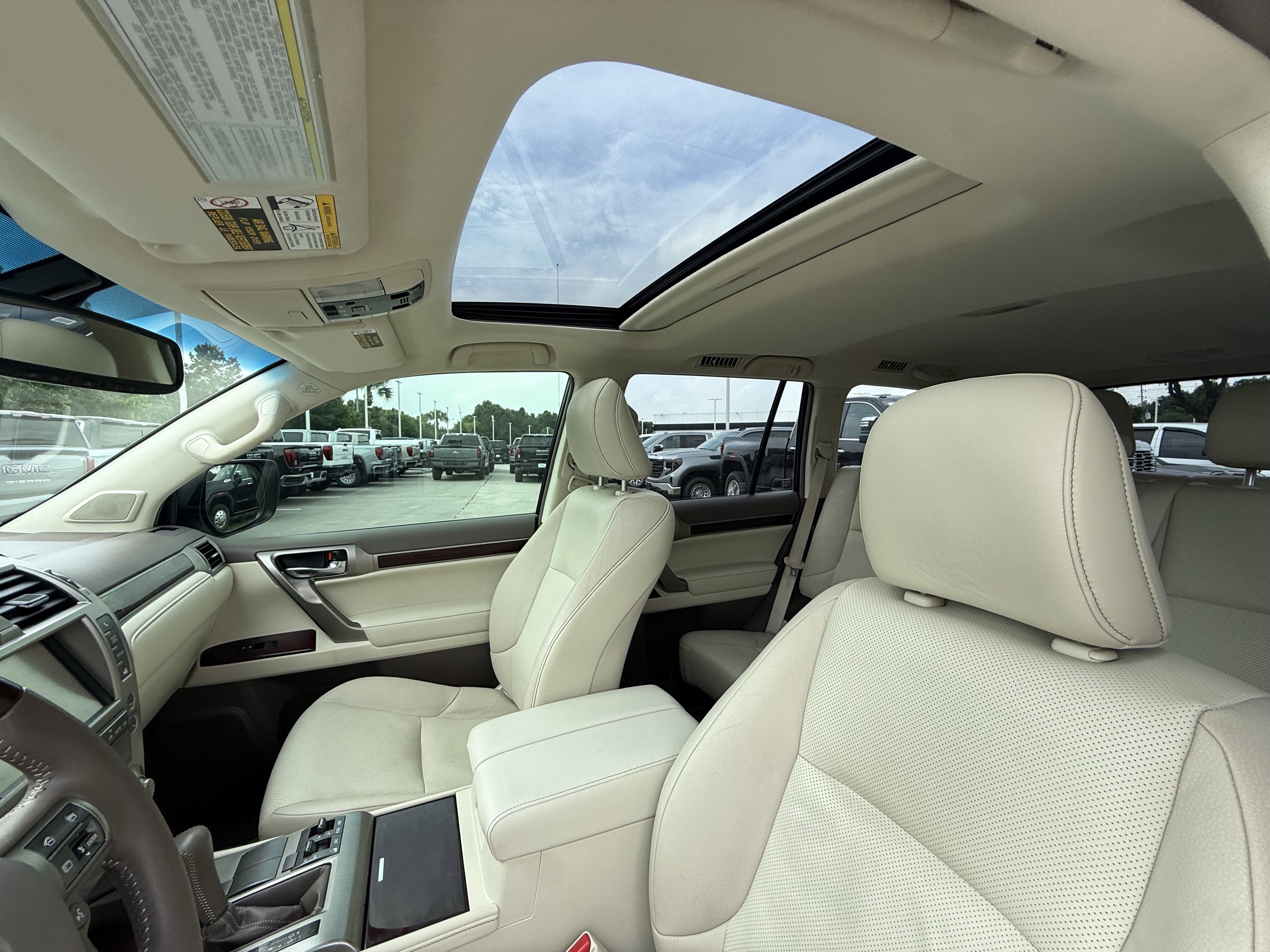 Used 2019 Lexus GX 460 Premium w/ Premium Package AWD/4WD image 27