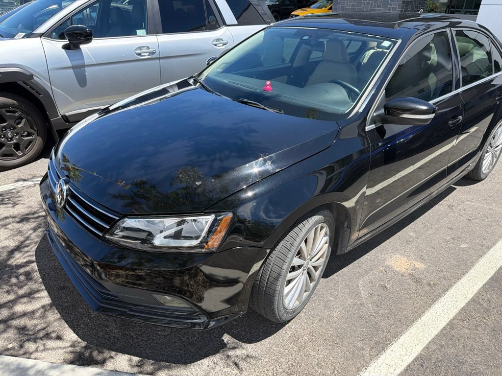 Used 2016 Volkswagen Jetta SEL w/ Lighting Package FWD image 2