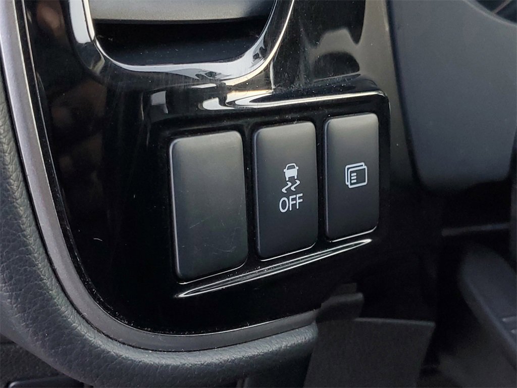 Used 2017 Mitsubishi Outlander ES image 12