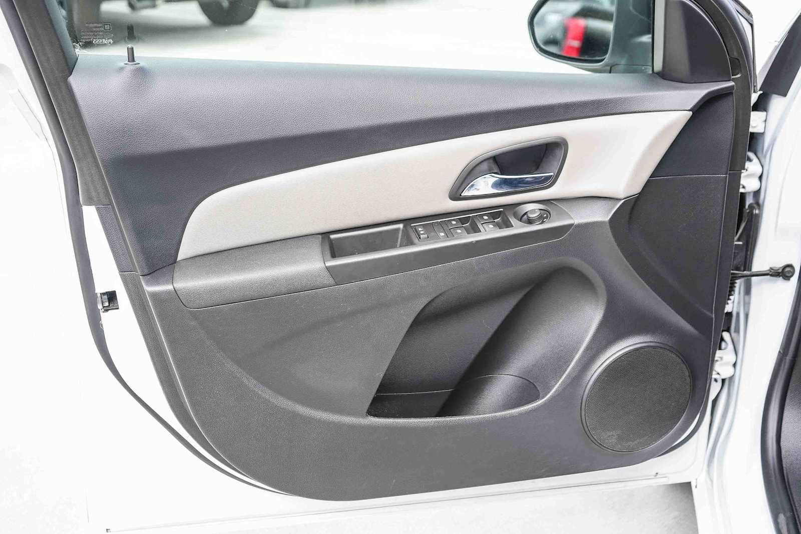 Used 2016 Chevrolet Cruze LS FWD image 22
