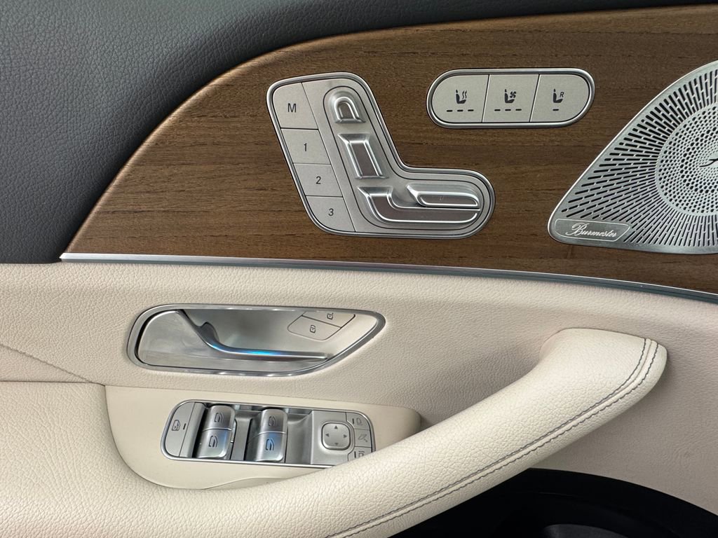 Used 2022 Mercedes-Benz GLS 450 4MATIC image 26