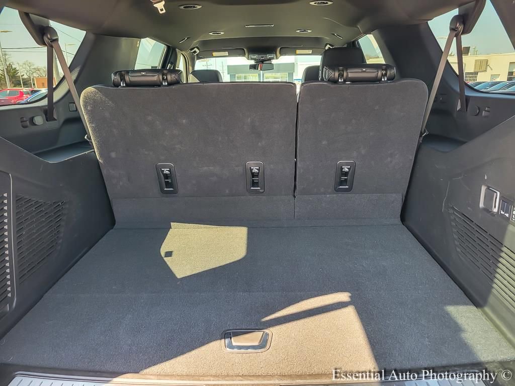 Used 2025 GMC Yukon XL Denali AWD/4WD image 22