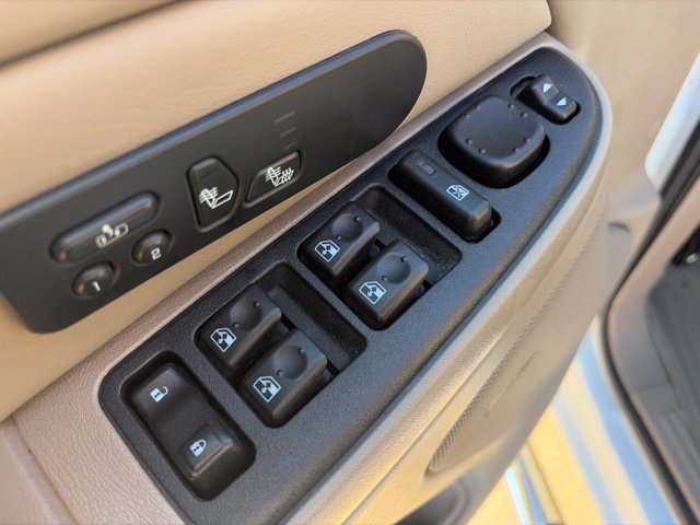 Used 2007 GMC Sierra 2500 SLT w/ Heavy-Duty Power Package RWD image 11
