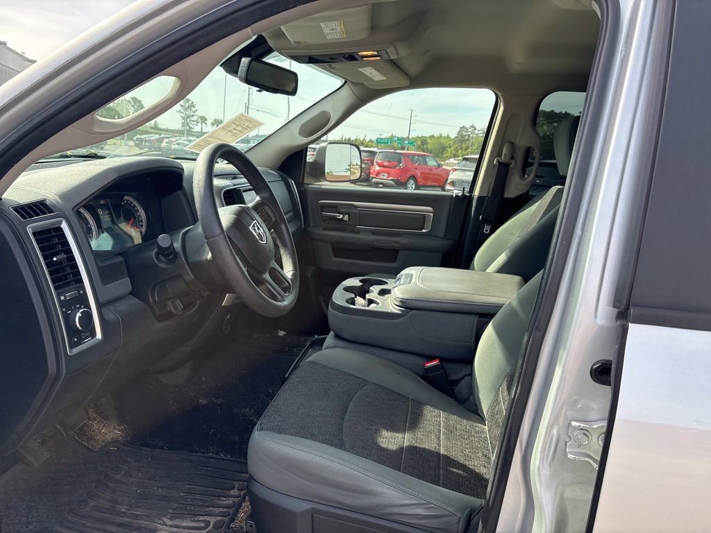 Used 2018 RAM 1500 Classic SLT AWD/4WD image 10