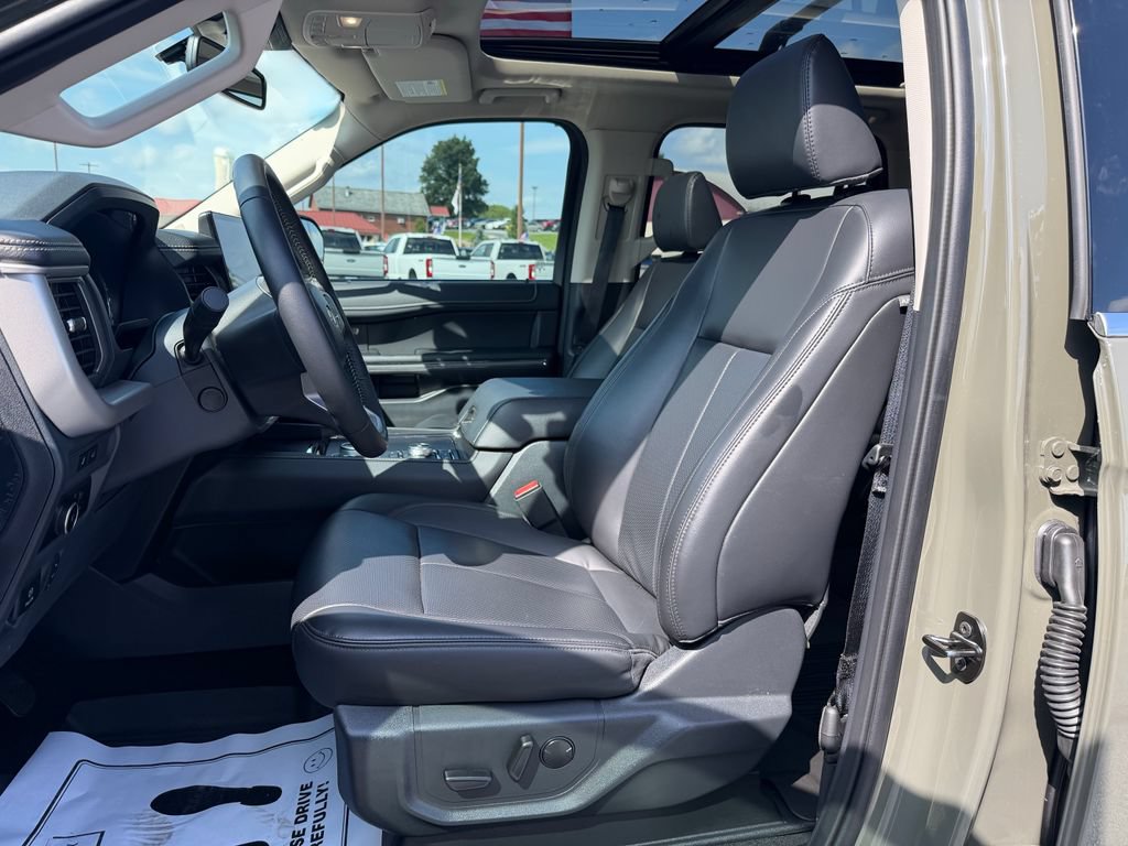 Certified 2024 Ford Expedition XLT AWD/4WD image 12