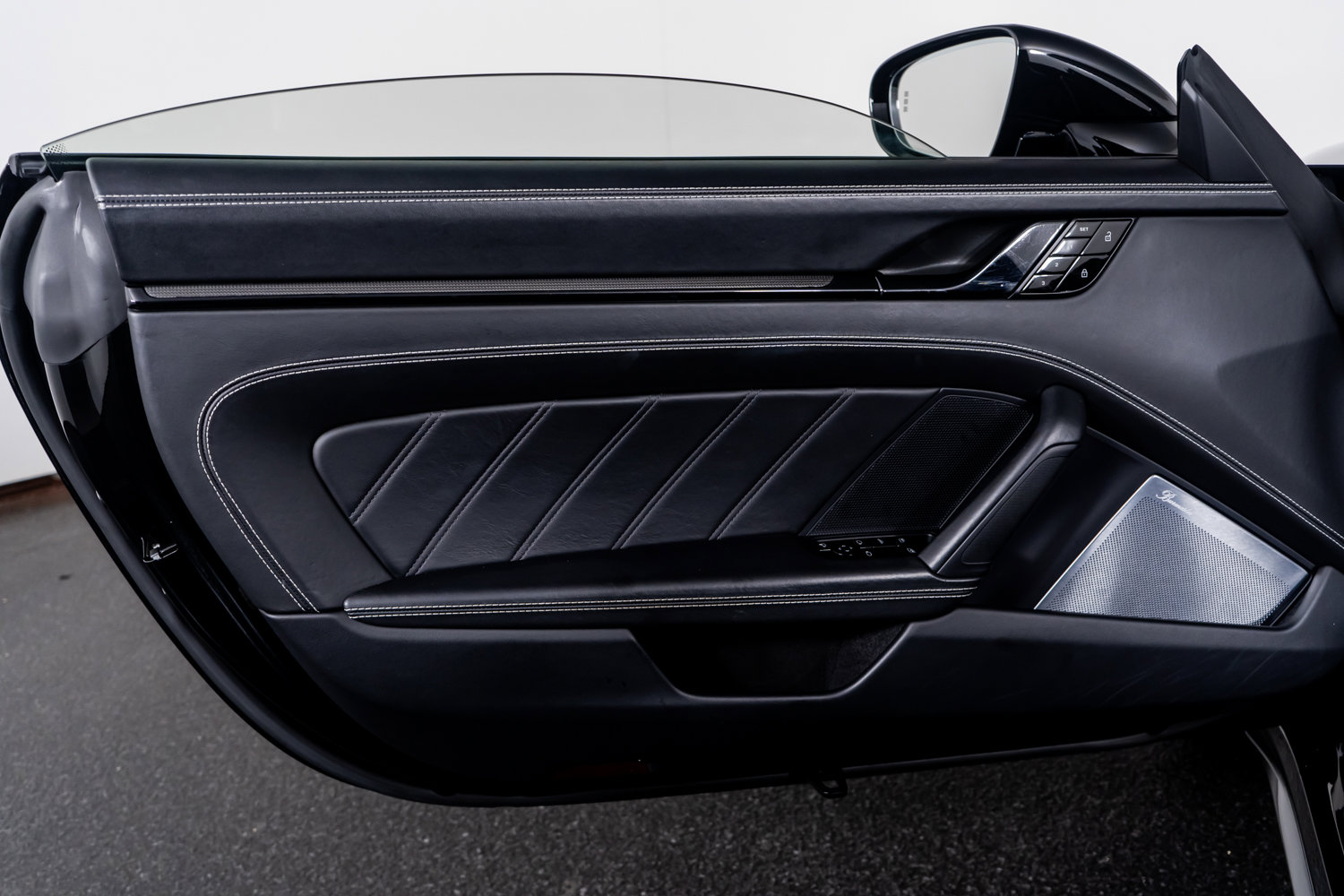 Used 2021 Porsche 911 Turbo S image 24