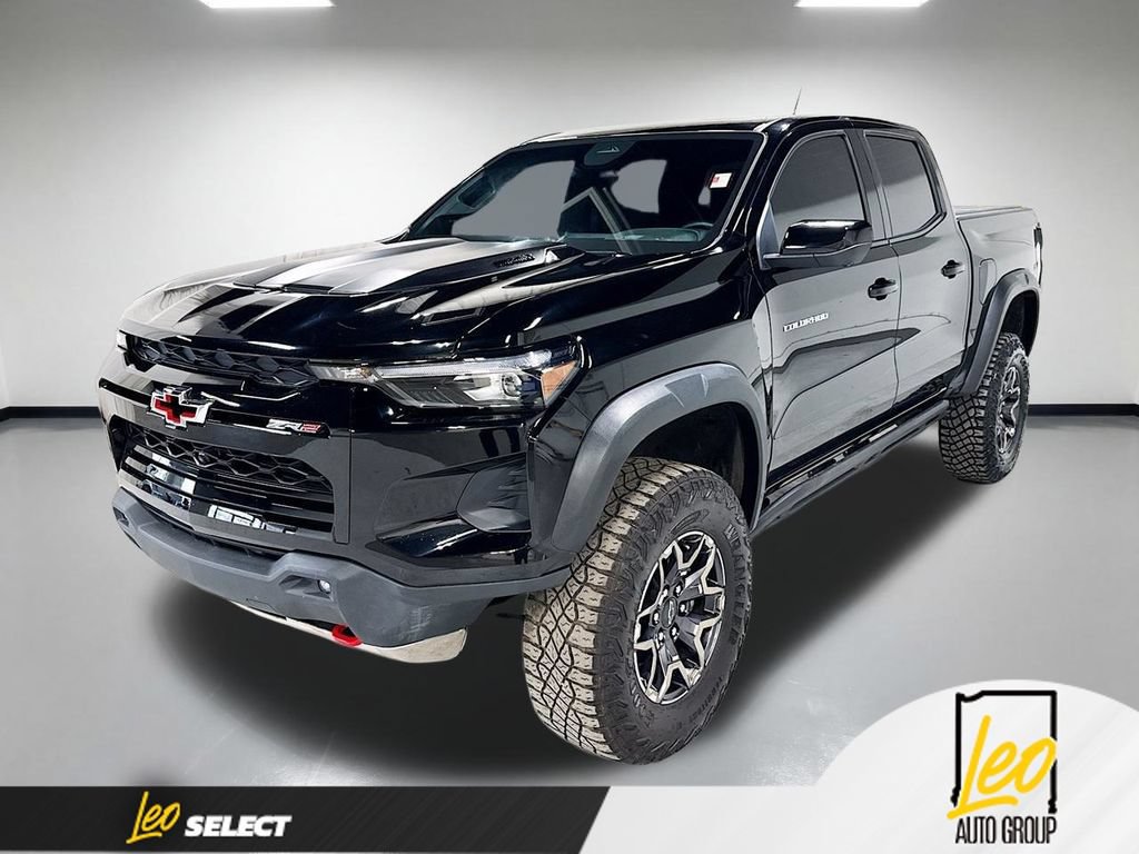 Used 2025 Chevrolet Colorado ZR2 w/ Technology Package AWD/4WD image 1