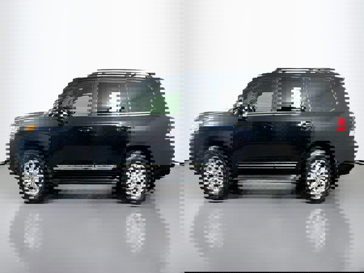 Used 2017 Toyota Land Cruiser image 9