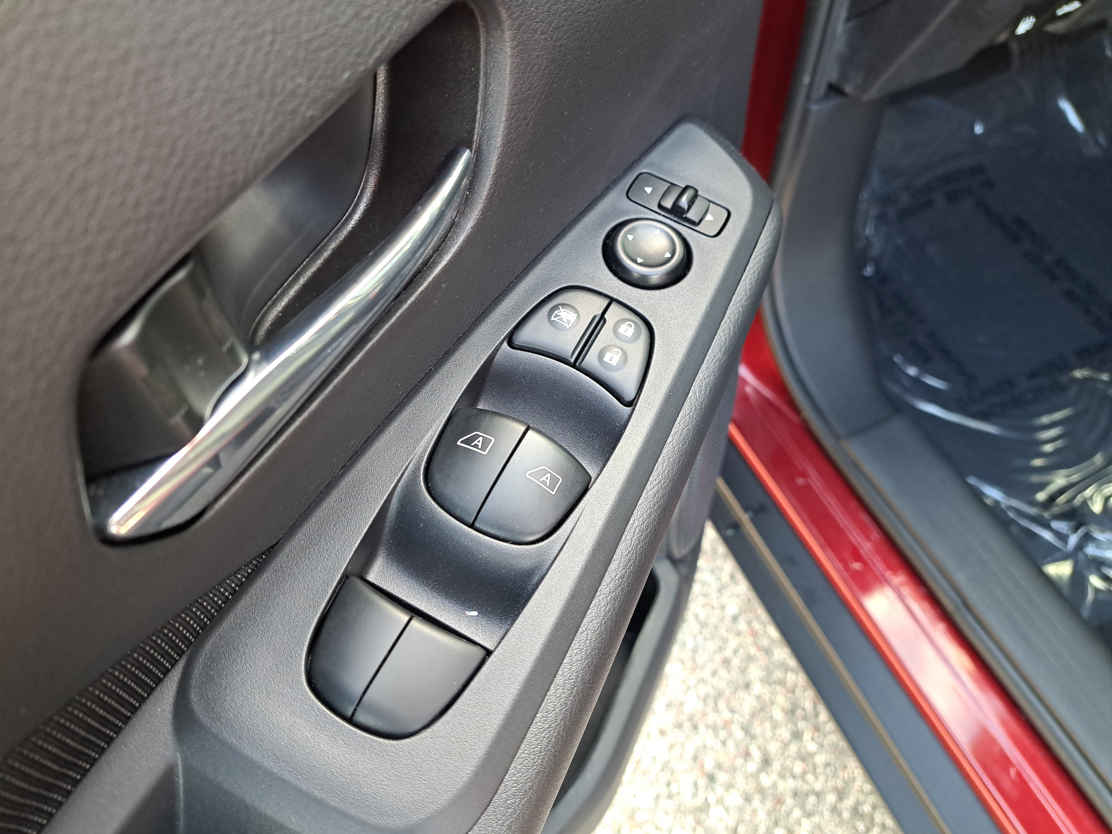 Certified 2021 Nissan Kicks SV FWD image 19
