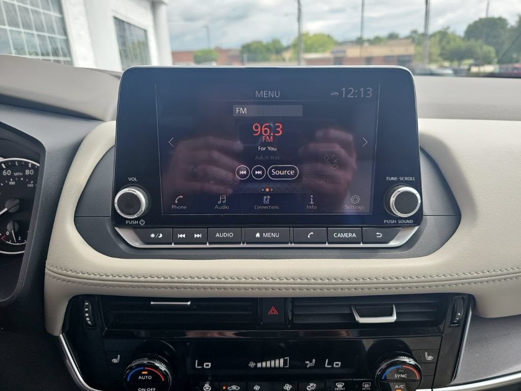 Used 2023 Nissan Rogue SV w/ SV Premium Package AWD/4WD image 18