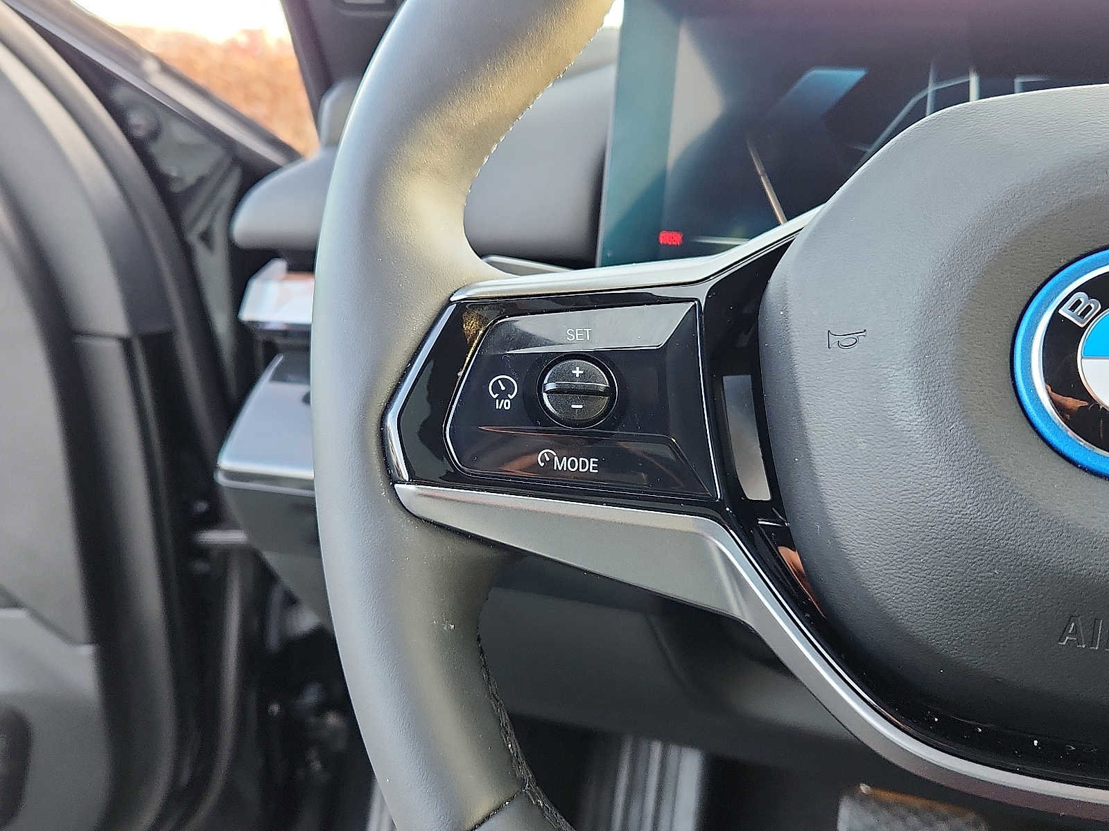 Used 2024 BMW i5 eDrive40i w/ Convenience Package image 20