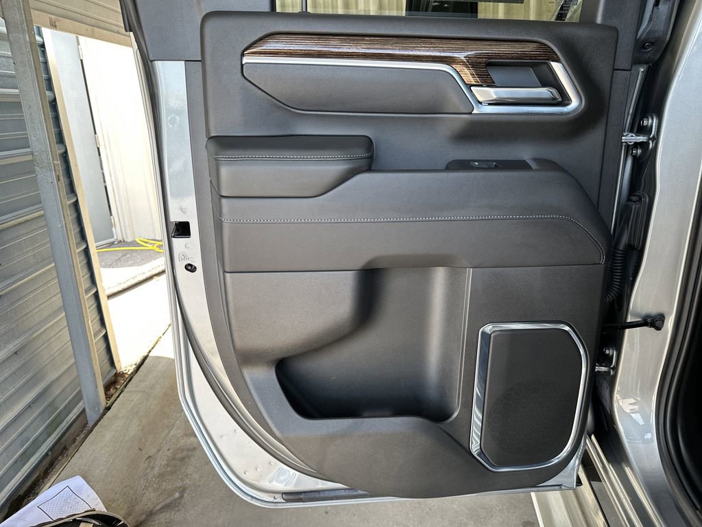 Used 2025 GMC Sierra 2500 SLE image 28