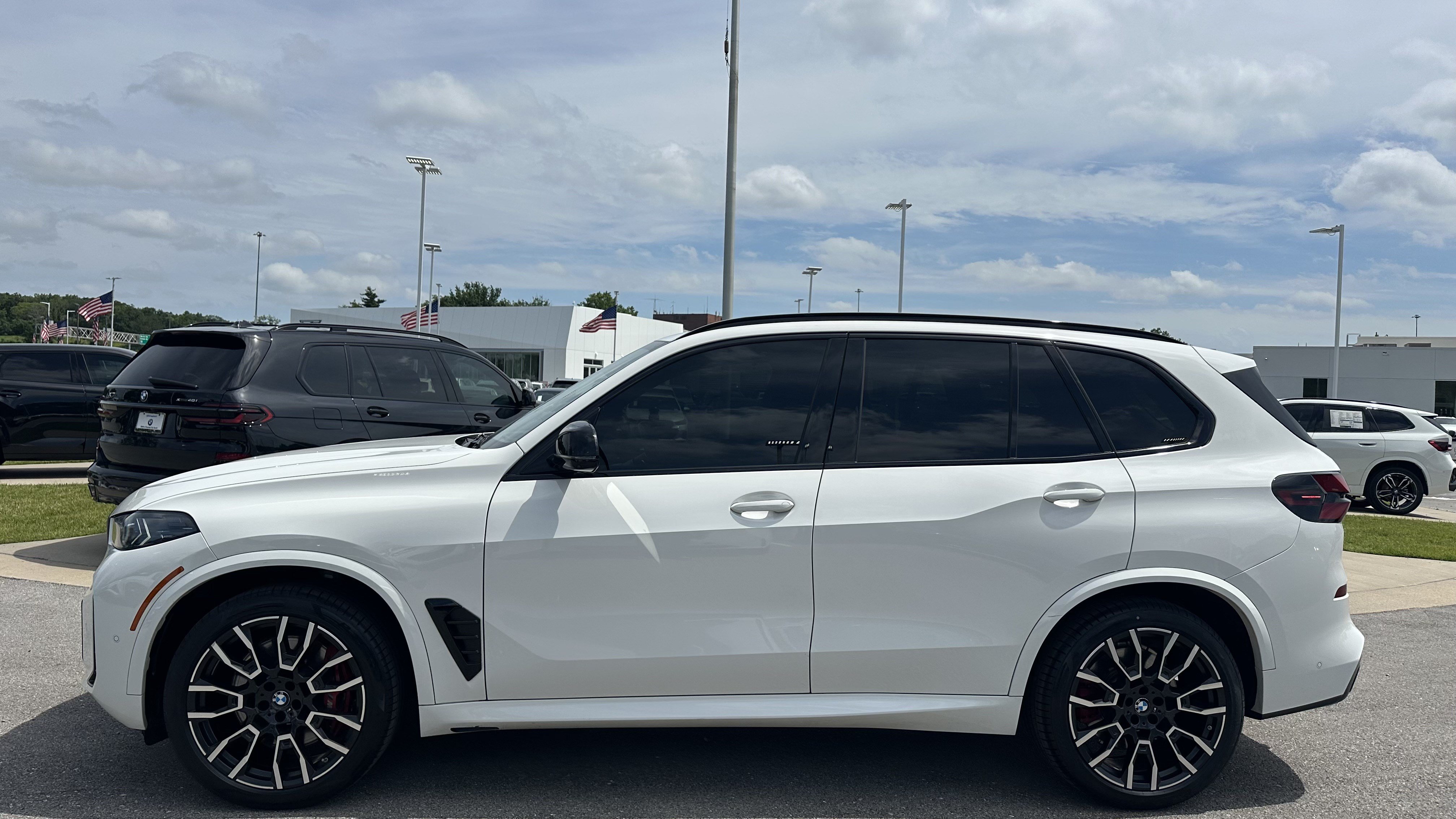 Certified 2025 BMW X5 M60i AWD/4WD image 7