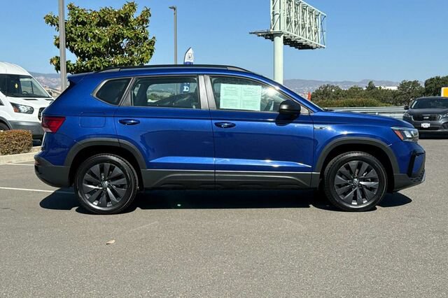 Certified 2022 Volkswagen Taos S FWD image 3
