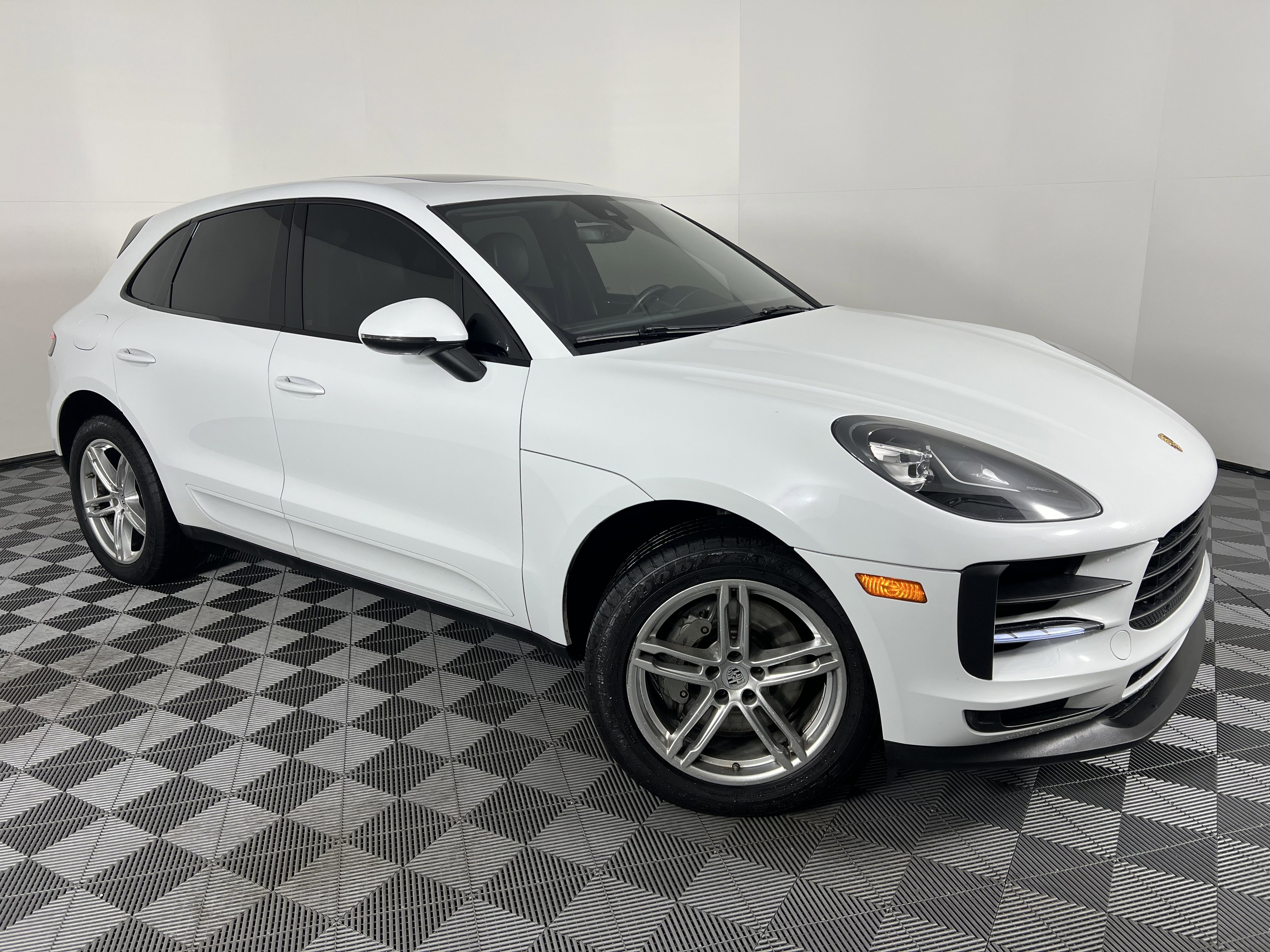 Used 2020 Porsche Macan S image 2