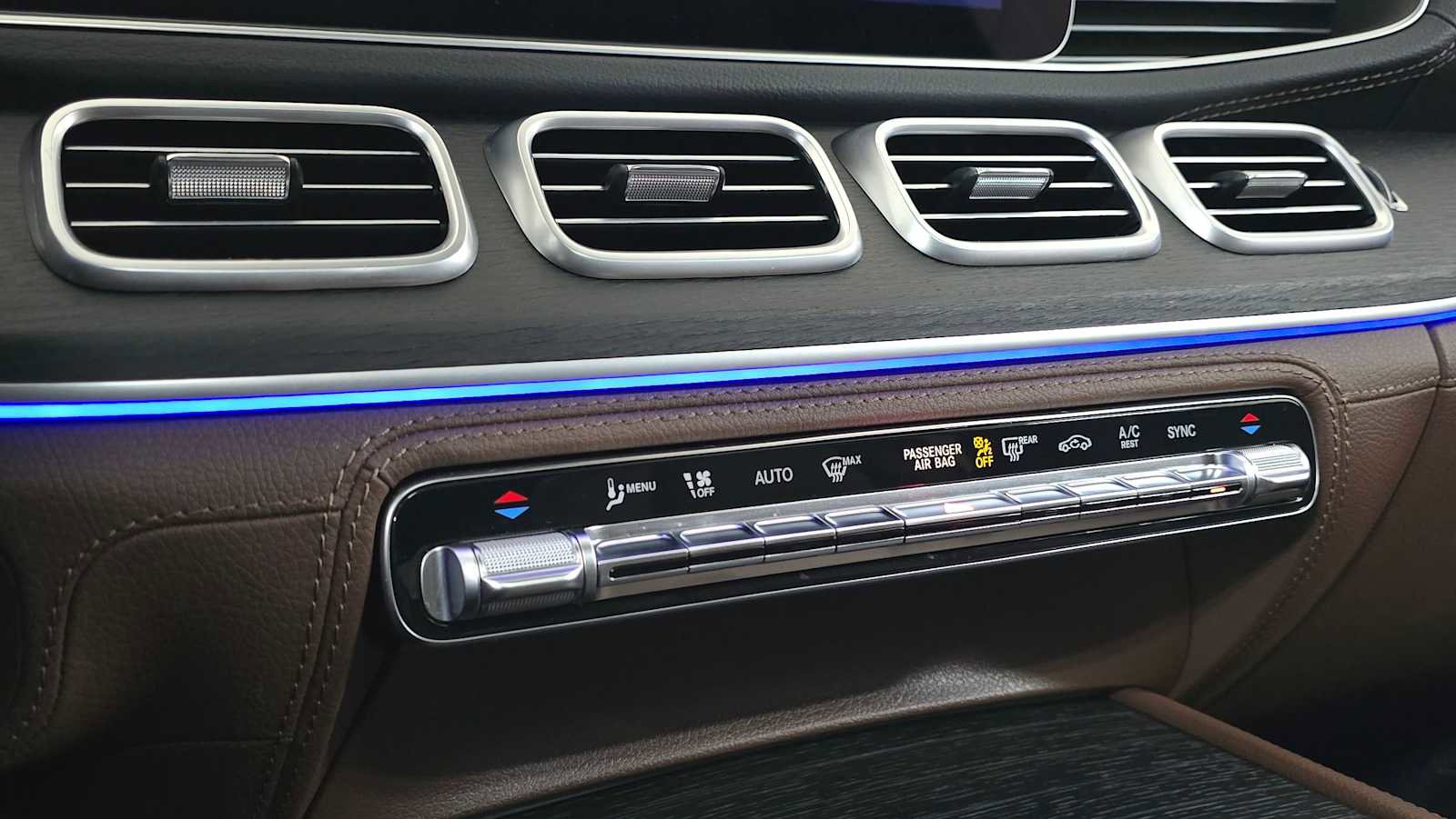 Used 2024 Mercedes-Benz GLE 450 4MATIC image 33