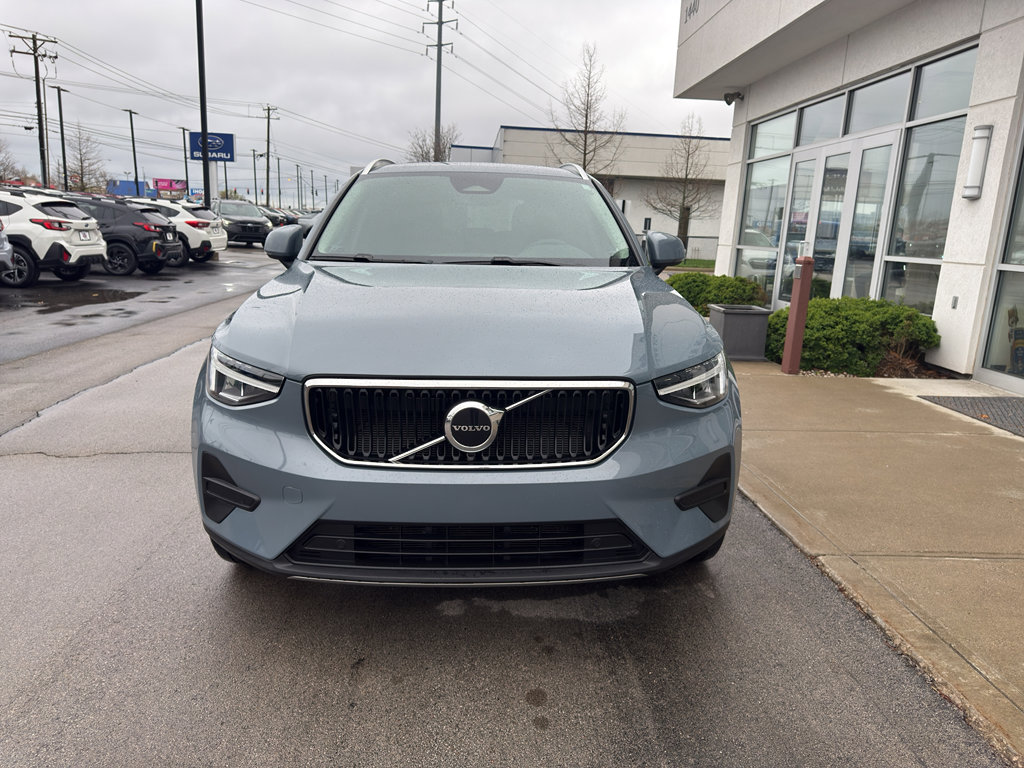 Used 2023 Volvo XC40 B5 Core w/ Convenience Package image 8