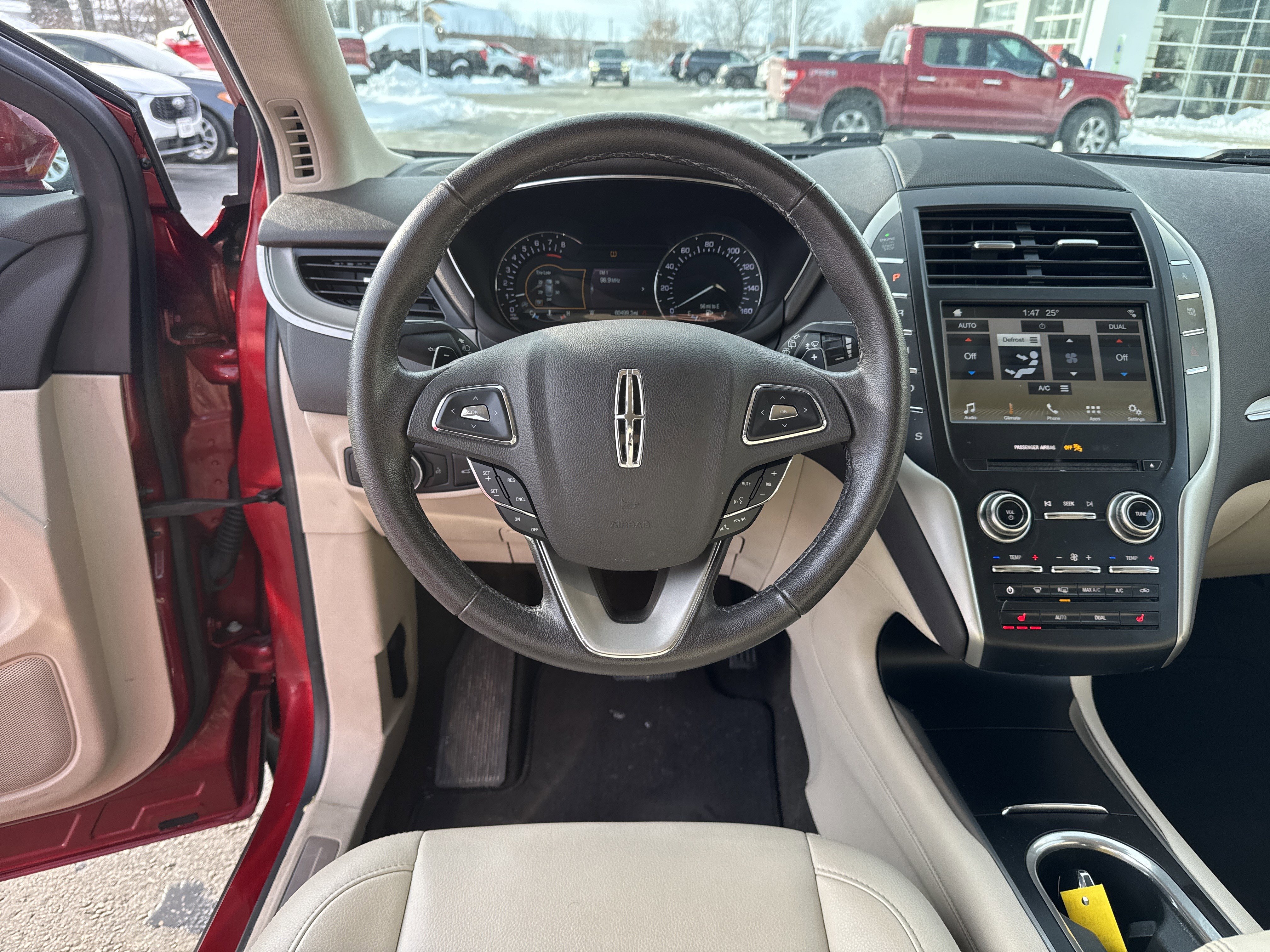 Used 2019 Lincoln MKC Premiere image 20