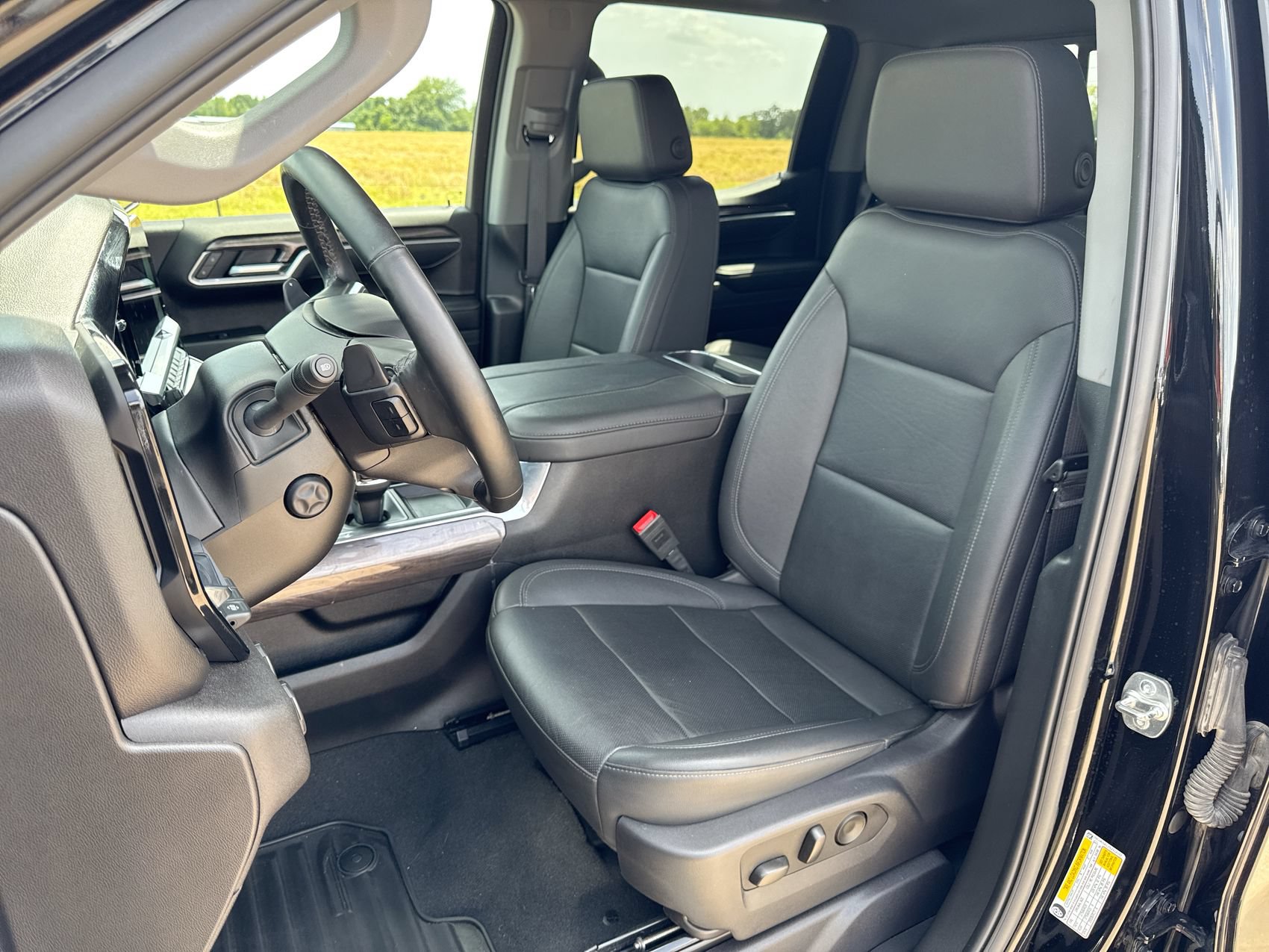 Used 2025 Chevrolet Silverado 1500 LTZ w/ Technology Package AWD/4WD image 11