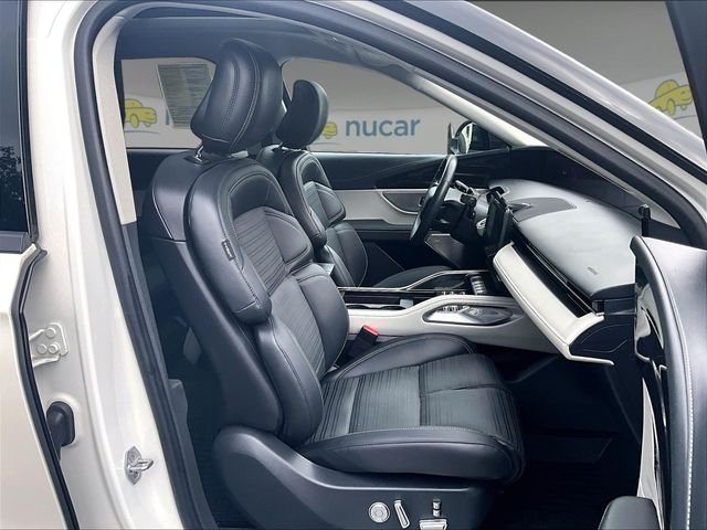 Used 2025 Lincoln Nautilus Reserve AWD/4WD image 7
