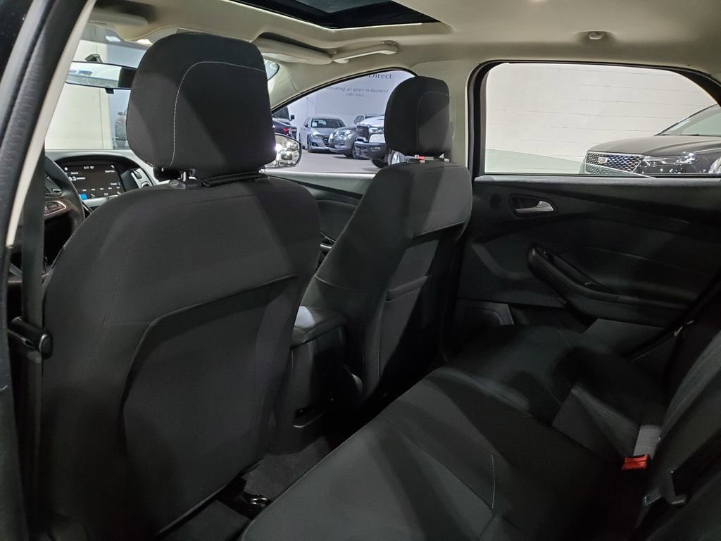 Used 2018 Ford Focus SEL FWD image 24