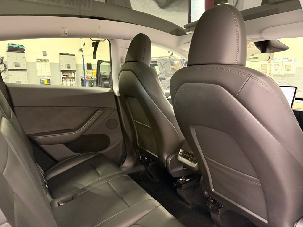 Used 2024 Tesla Model Y Long Range image 23