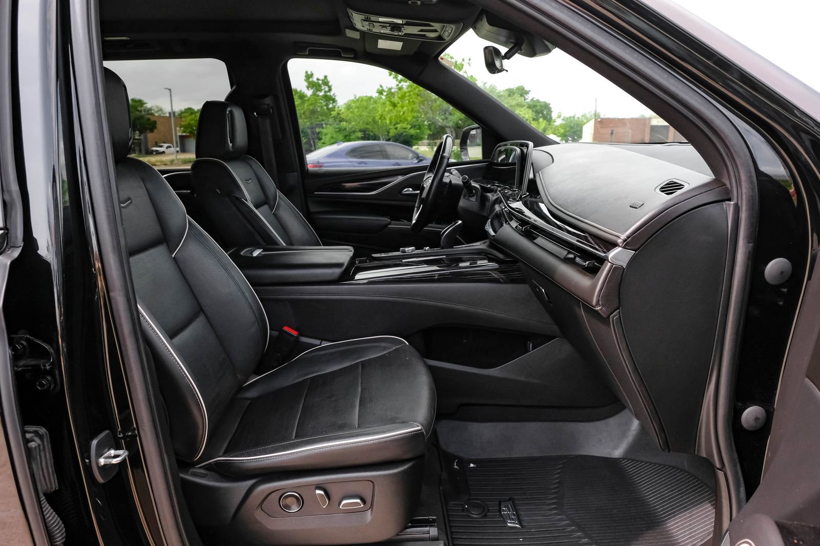 Used 2021 Cadillac Escalade Sport w/ Driver Assist Tech Package image 45