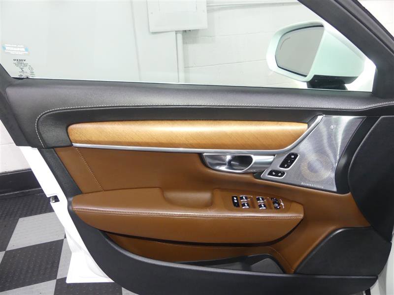 Used 2018 Volvo S90 T6 Inscription image 18
