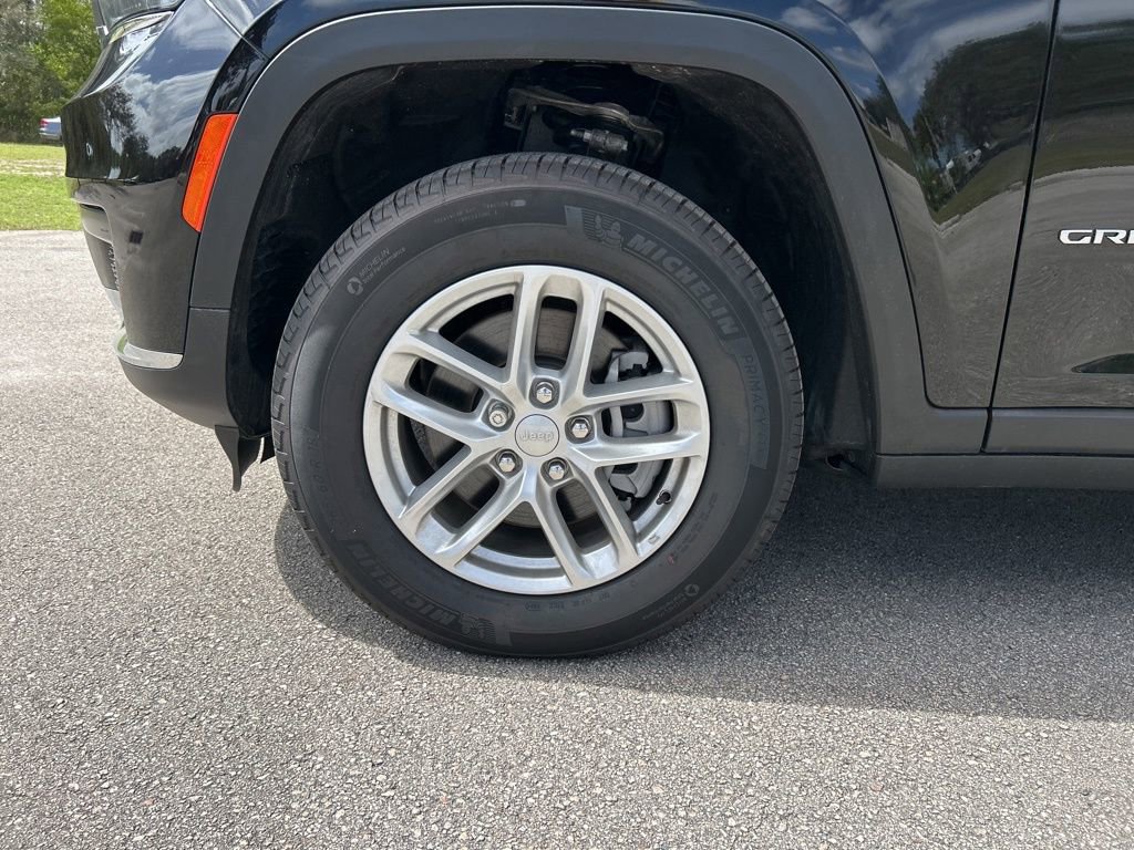 Used 2024 Jeep Grand Cherokee L Laredo w/ Luxury Tech Group I image 55