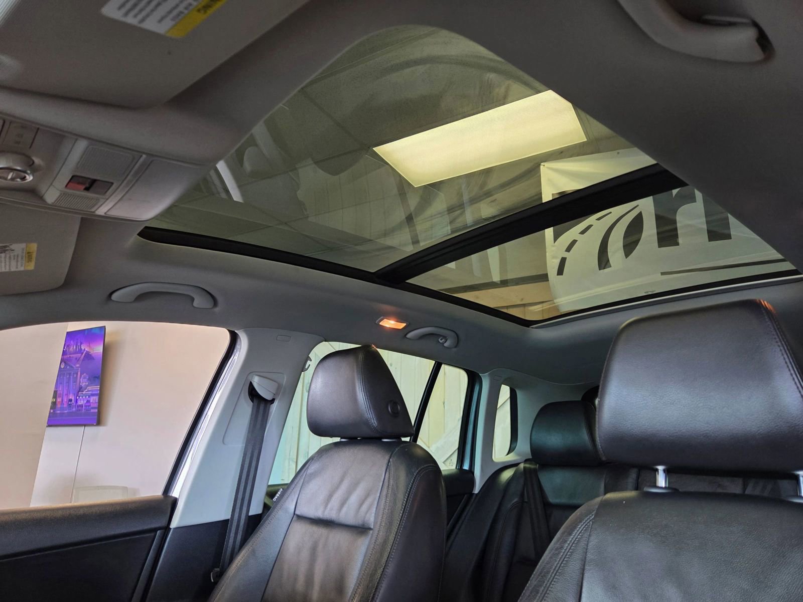 Used 2016 Volkswagen Tiguan SEL image 36