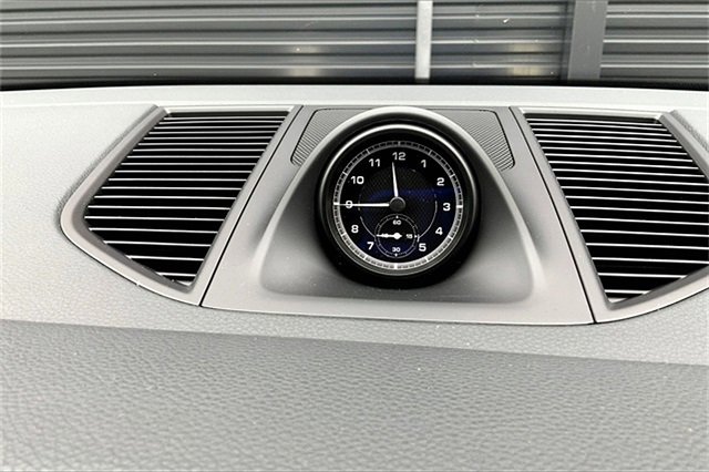 New 2025 Porsche Macan image 30