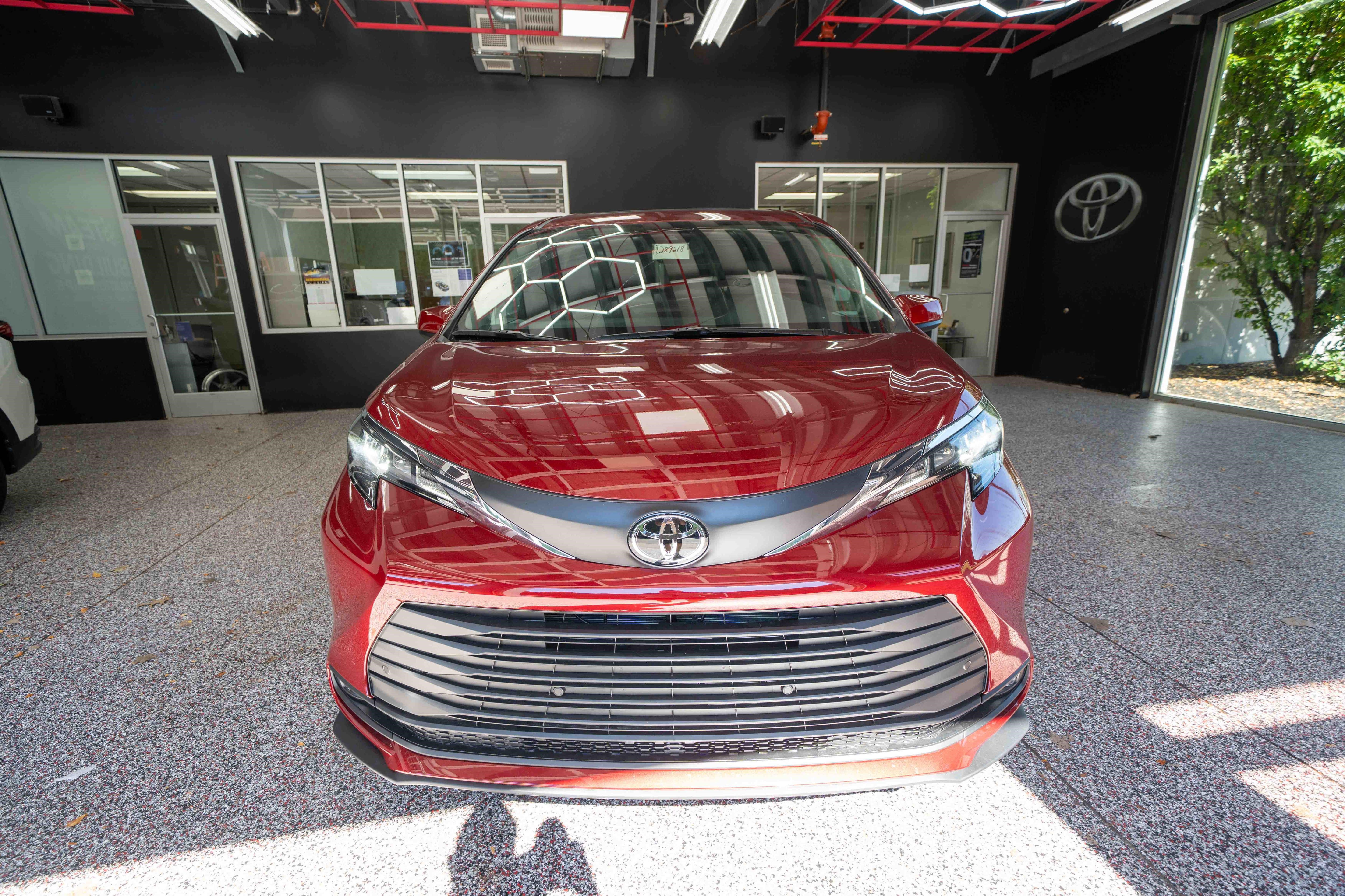 New 2026 Toyota Sienna XLE AWD/4WD image 6