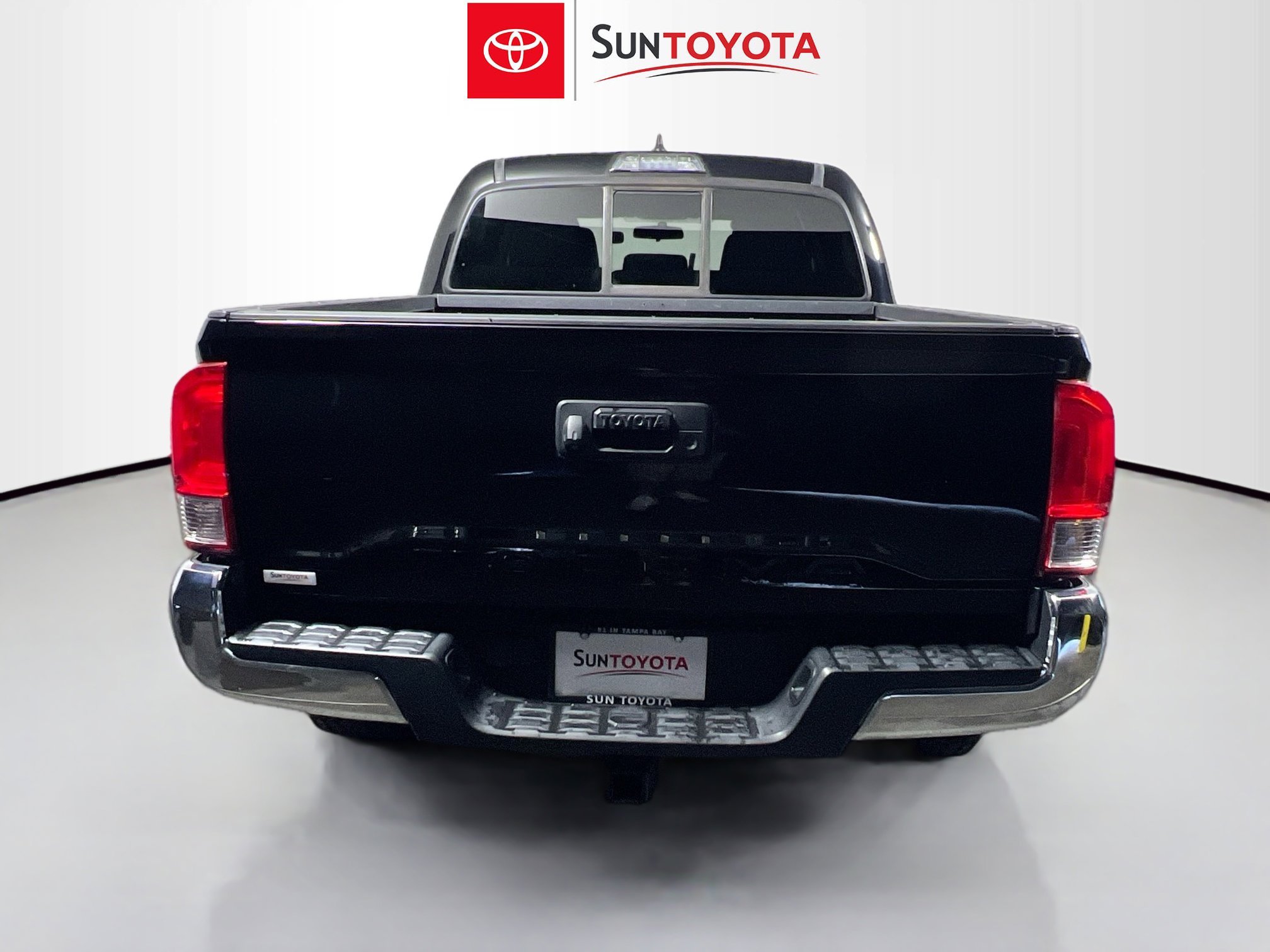 Used 2016 Toyota Tacoma SR5 w/ Towing Package image 5