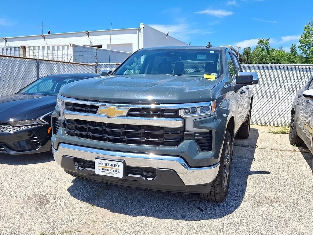 Certified 2026 Chevrolet Silverado 1500 LT AWD/4WD image 3