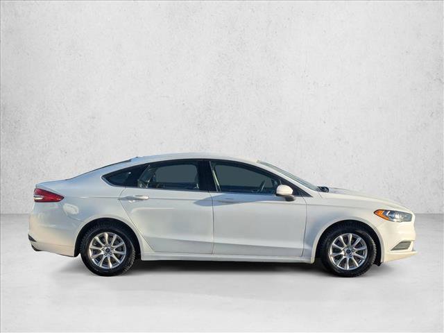 Used 2017 Ford Fusion S image 4