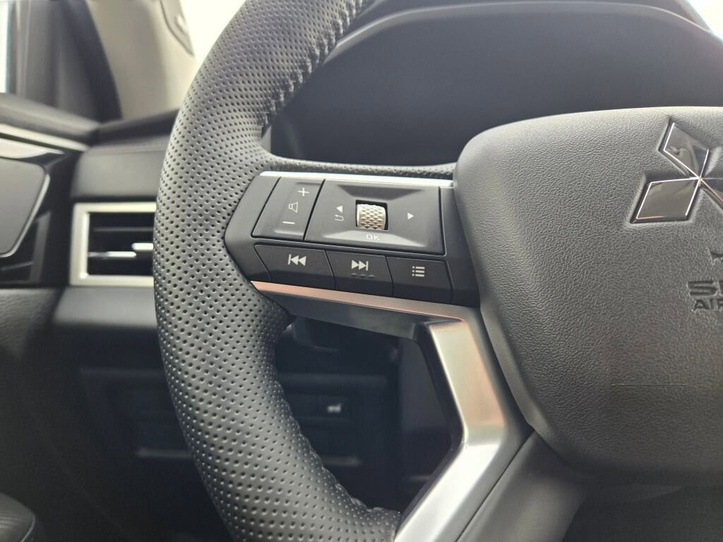 New 2026 Mitsubishi Outlander SE AWD/4WD image 27