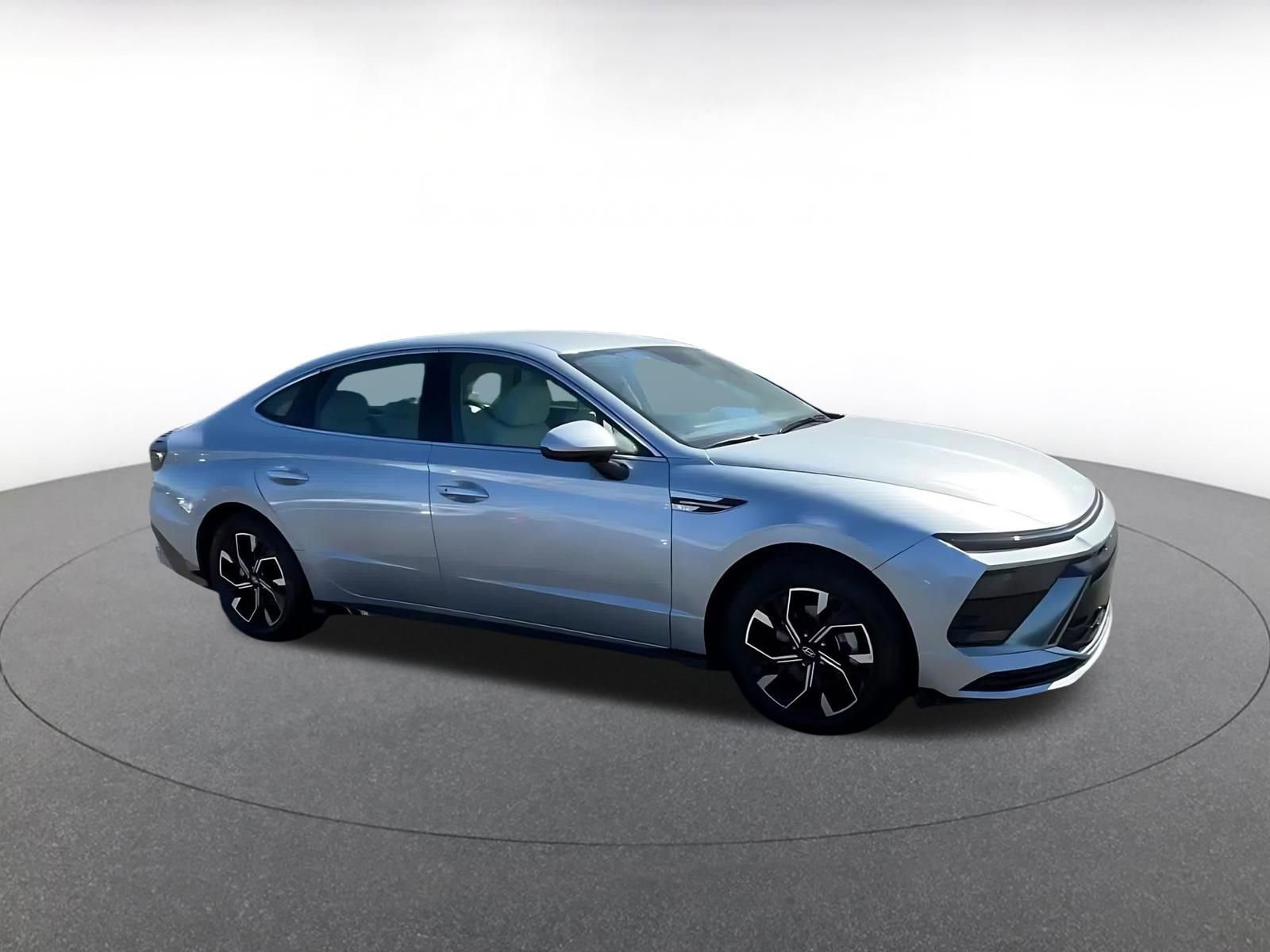 Used 2025 Hyundai Sonata SEL image 2