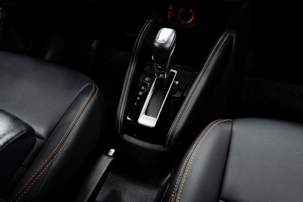 Used 2020 Nissan Kicks SR w/ SR Premium Package image 28