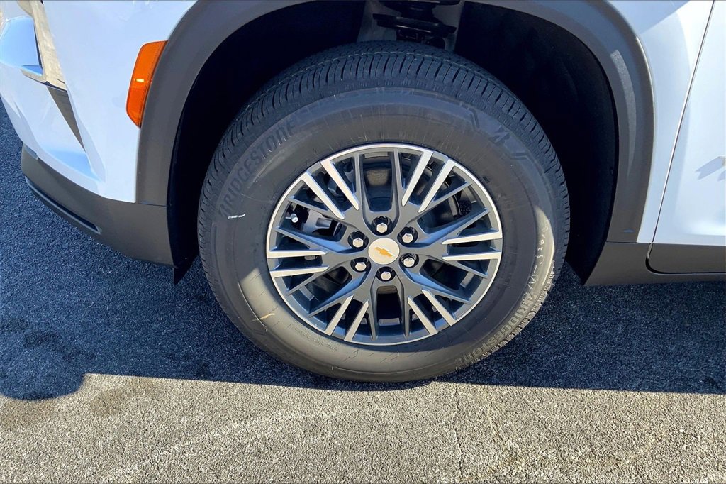 New 2026 Chevrolet Traverse LT image 13
